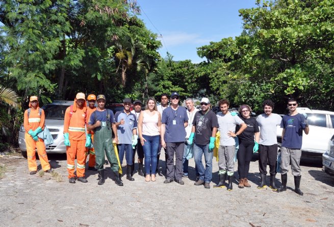 Porto de São Sebastião promove mutirão de limpeza de manguezais